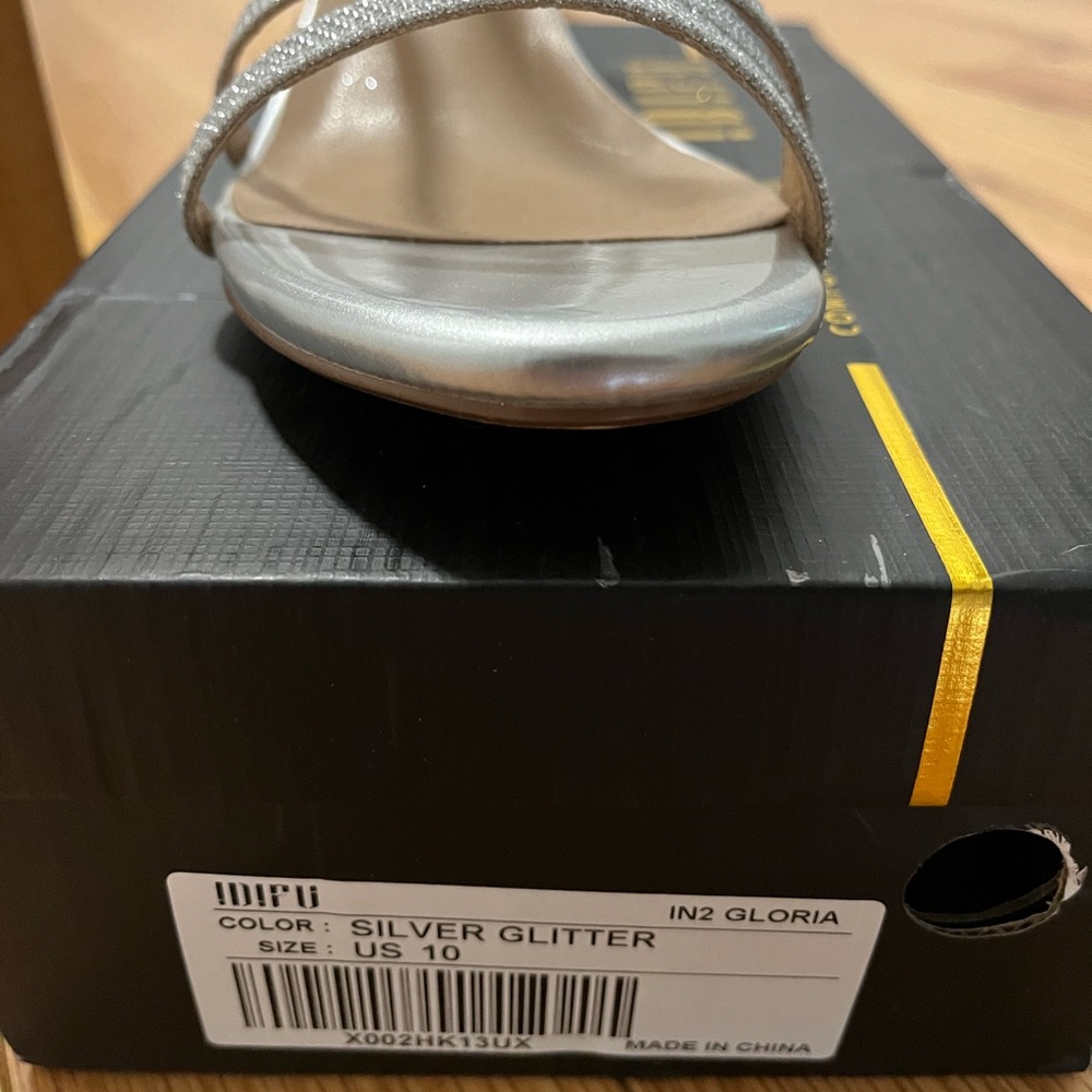 Size 10 silver sandals